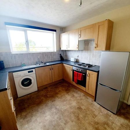 Rayleigh Town Centre 3 Bedroom Apartment ภายนอก รูปภาพ
