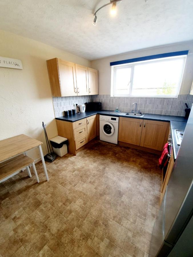 Rayleigh Town Centre 3 Bedroom Apartment ภายนอก รูปภาพ