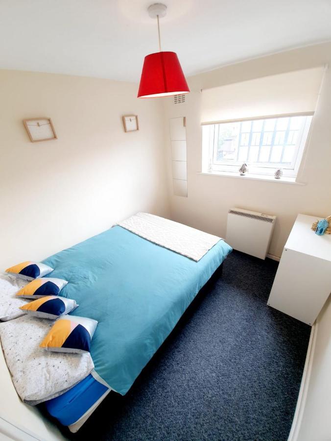 Rayleigh Town Centre 3 Bedroom Apartment ภายนอก รูปภาพ